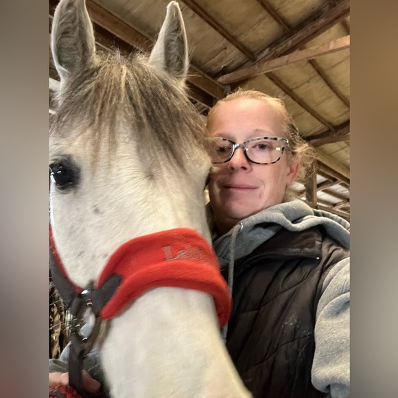 Meet your Posher, Sara - Picture 1 of 1